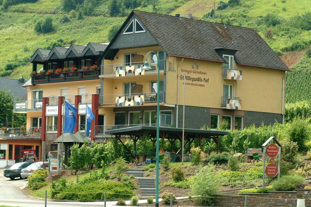 Wein- Und Gaestehaus St. Aldegundishof Санкт-Альдегунд Экстерьер фото
